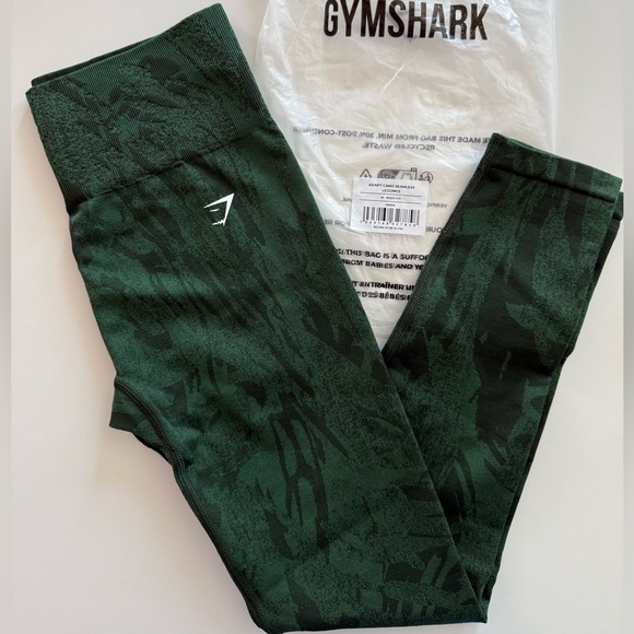 Gymshark Pants - GYMSHARK ADAPT CAMO SEAMLESS LEGGINGS M - BODY FIT -GREEN